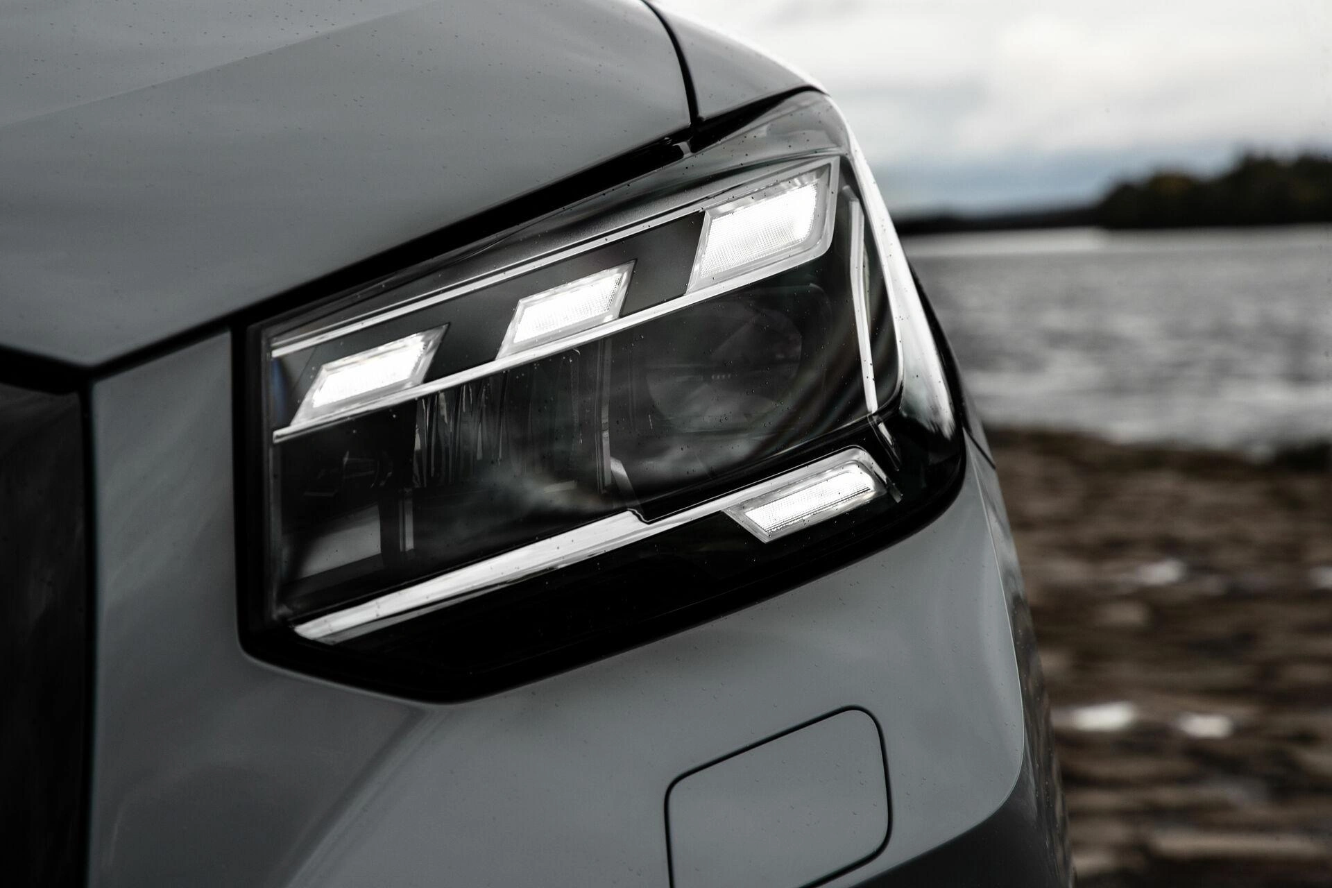 reflektory-audi-q2